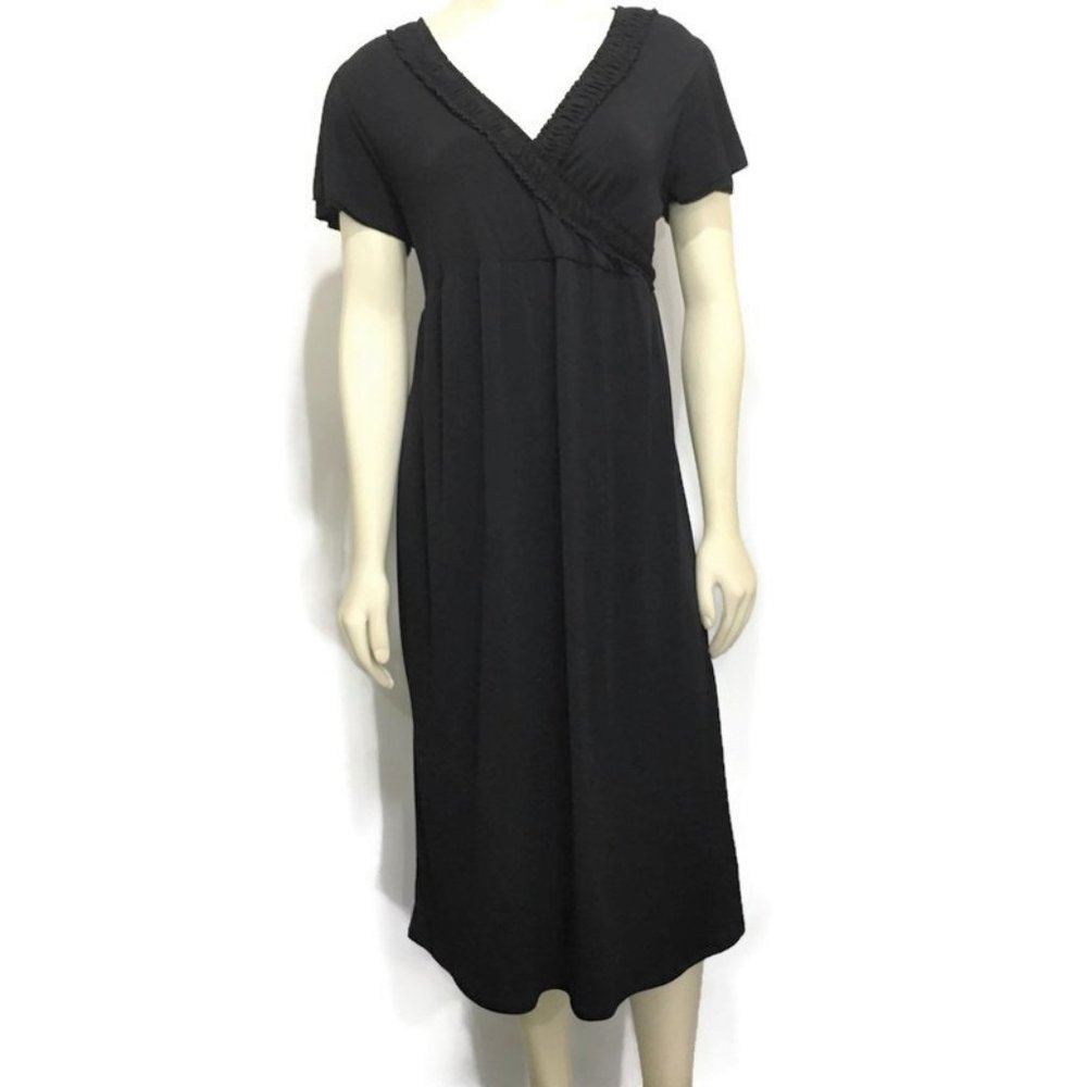 Liz Lange for Target M LBD Black V-Neck Dress
